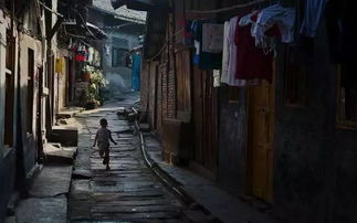 一把小小油纸伞,要经过100多道工序,才能保留这一份深情