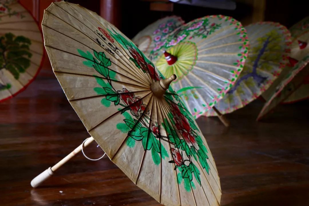 冬日暖暖游云南# 和大多数手艺人一样,不抱怨,不